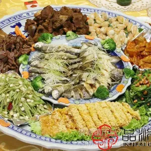 找饭店特大盘子组合拼接装菜专用大瓷盘、双层组合拼盘、四块组合拼盘