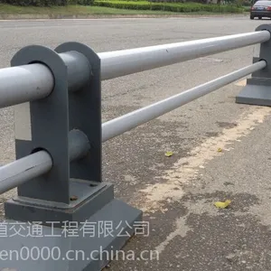 【成都市政道路隔离栏】成都道路隔离栏|锌钢隔离栏|道路护栏