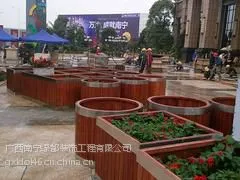 防腐木花箱多少钱:绿都装饰专业提供南宁防腐木