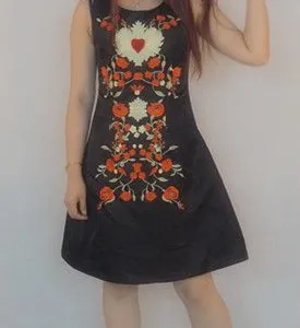 广州沛怡服饰2015新款绣花连衣裙。精品淑女款式。修身连衣裙