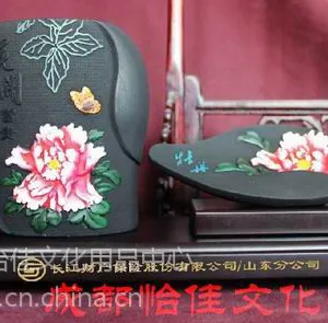 活性炭雕牡丹笔筒公司年会礼品创意笔筒摆件批发定制