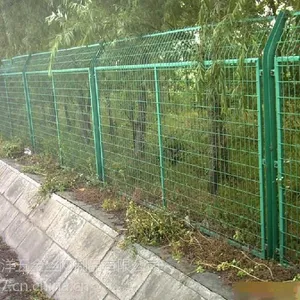 山东德州的公路隔离网 ***刺网 养殖种植围栏防护网 林区围栏网 圈山围网生产厂家
