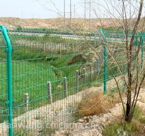 公路护栏网规格/荆门铁丝网/荆州双边丝护栏网价格