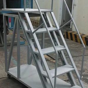 供应深圳地区的★自锁式登高梯★登高作业梯★自锁式防护梯