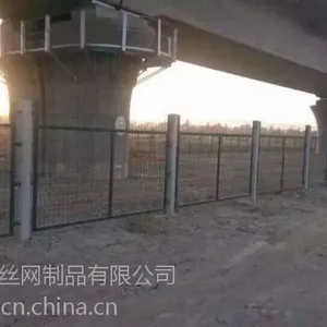 铁路防护栅栏加高网 恺嵘铁路防护栅栏加高网 防攀爬铁路防护栅栏加高网
