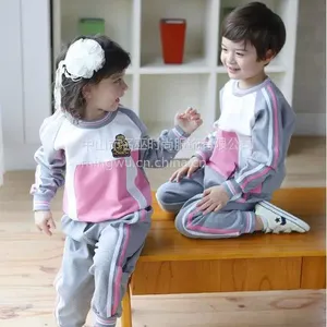 供应天津私立幼儿园园服2015年款秋冬运动套装园服批发全棉校服冬装棉衣定做