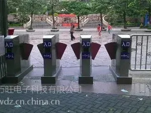 青岛三辊闸,黄岛三辊闸,胶南三辊闸安装,胶州三辊闸门禁,城阳三辊闸工地门禁