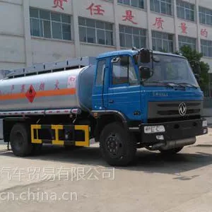东风145平头运油车/东风加油车厂家/东风加油车价格