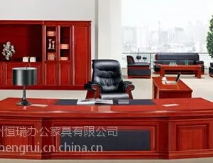 原木色办公家具老板桌
