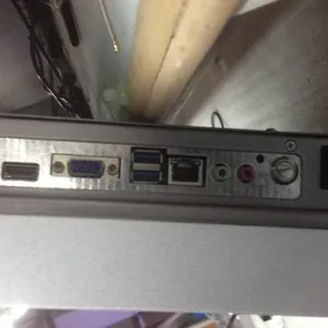 ‘多样式’可带触摸广东厂家直销65寸LED显示器