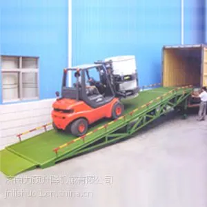 铜川移动登车桥|移动登车桥尺寸型号|移动液压登车桥价格厂商