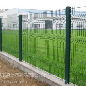 茂德防护网厂家供应高强度pvc防护网三角折弯型防护网