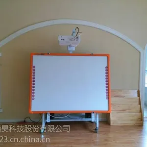 南昊幼教专用互动白板PEH83
