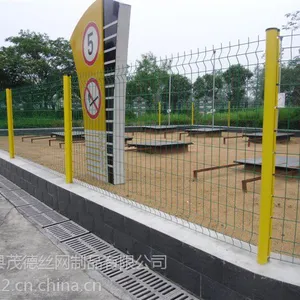 茂德防护网厂家供应高强度pvc防护网三角折弯型防护网