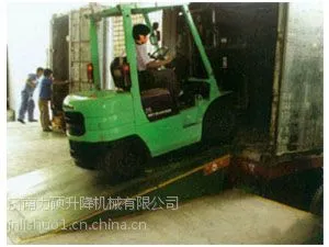 贵港固定式液压登车桥and液压升降平台and叉车装卸过桥
