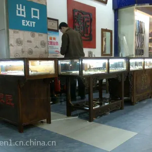 实体店展柜制作,山东展柜公司,临沂展台展柜货架柜台制作厂家,珠宝展柜,化妆品展示柜,眼镜柜台制作公司