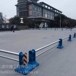 【成都机动车隔离栏|不锈钢护栏|道路隔离栏|隔离栏报价】