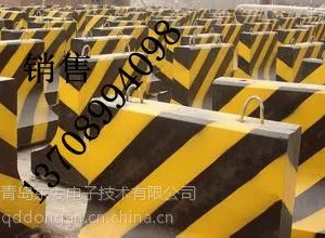 供应销售水泥隔离墩,水马,路桩,路桩