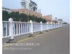 甘肃道路护栏:***的公路防护栏公司