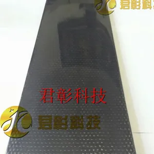 供应高强度重量轻的碳纤维飞机机翼