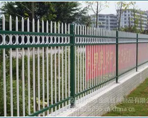 供应市政1-1.5米高圆管折弯隔离网