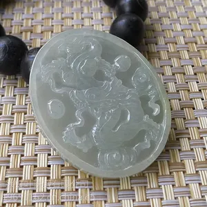 特色水润精雕龙牌挂件 正品缅甸翡翠吊坠