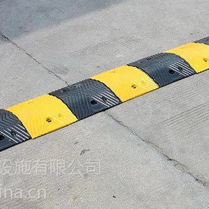减速带铸钢减速坡马路提示坡交通设施道路减速垄减速慢行产品