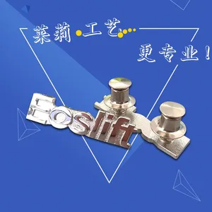供应字母胸针,外贸肩章定做,莱莉五金徽章厂