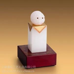 供应吉星高照--天然A级白玉专业金镶玉厂家现货礼品定制LOGO