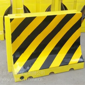 ����ˮ������ײ�ա����ܸ���ա���ײ�顢���Ϸ�ײ��������·�ڸ���� ���⾯ʾ��ײͰ PEΧ��Χ��ˮ��