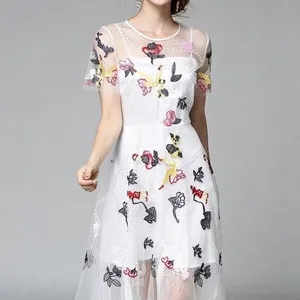 欧范连衣裙，一手货源/批发/***服装店 现货 真丝 不规则裙公主袖 全色系 均码 刺绣/绣花