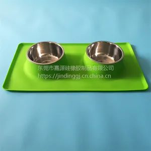 一体式硅胶宠物碗宠物垫 猫狗进食喝水防洒碗垫 吸盘硅胶宠物碗垫