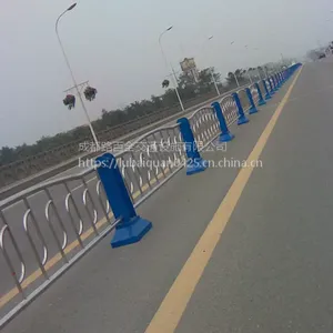 熊猫隔离栏 成都市政道路护栏厂家 成都机动车隔离栏