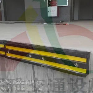 橡胶防撞条四孔黄黑 反光防撞块防撞胶