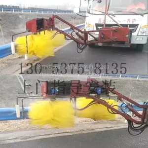 交通护栏和各种城市护栏清洗车 城市道路护栏自动清洗机厂家
