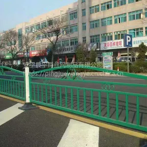 找防撞栏市政道路护栏就选择平爵网业质量***价格优服务周到