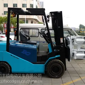 电动圆抱夹叉车3吨住友叉车出租