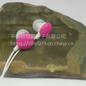 中东外贸跑量地摊耳机中低档小耳机不带唛入耳式糖豆巧克力小苹果水果多色