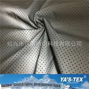 140CM 涤纶无弹力纺织服装面料 反光涂层 打孔