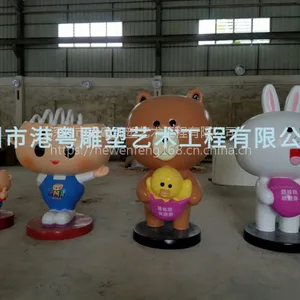 东莞玻璃钢布朗熊雕塑可妮兔卡通摆件美陈装饰小品雕塑房地产活动卡通雕塑