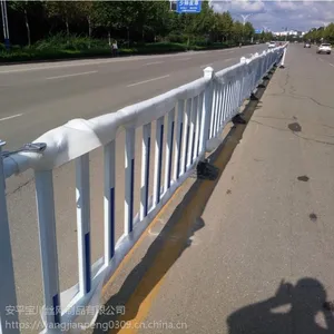 出售现货锌钢市政隔离栏 定做道路护栏