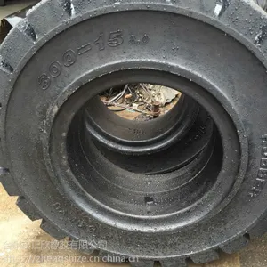 ����ʵ����̥���� Solid tyre ���̻�е��̥