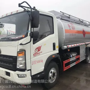 重汽豪沃10吨油罐车多少钱,装10吨柴油的楚胜加油车价格,CSC5147GJYZ-2.5L