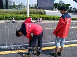 现货鸿粤京式护栏厂家 路中京式隔离护栏 市政道路隔离与防护