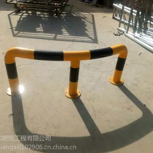 加油站岛防撞柱M型隔离护栏弧型108管材钣金焊接石化护栏隔离栏防撞柱