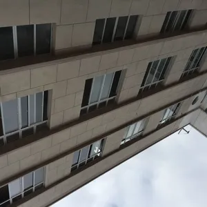 深圳涂饰家承接氟碳漆工程_办公楼外墙翻新包工包料_酒店外墙氟碳漆施工