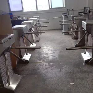 小区全自动不锈钢三棍闸,工地手动鑫翼通立式三棍闸