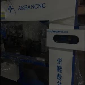 供应数控海绵机械 电脑数控海绵发泡机械,海绵平切机