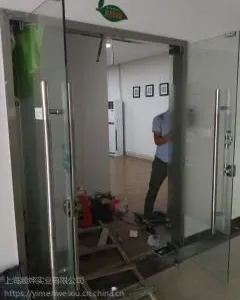 上海专业玻璃门维修电插锁 电磁锁更换指纹自动门维修