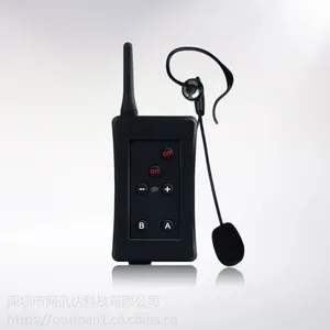 现货供应全双工4人裁判对讲机 滑雪头盔骑行工地对讲 防水蓝牙对讲机FBIM